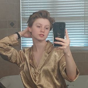 Meet your Posher, Rebecca